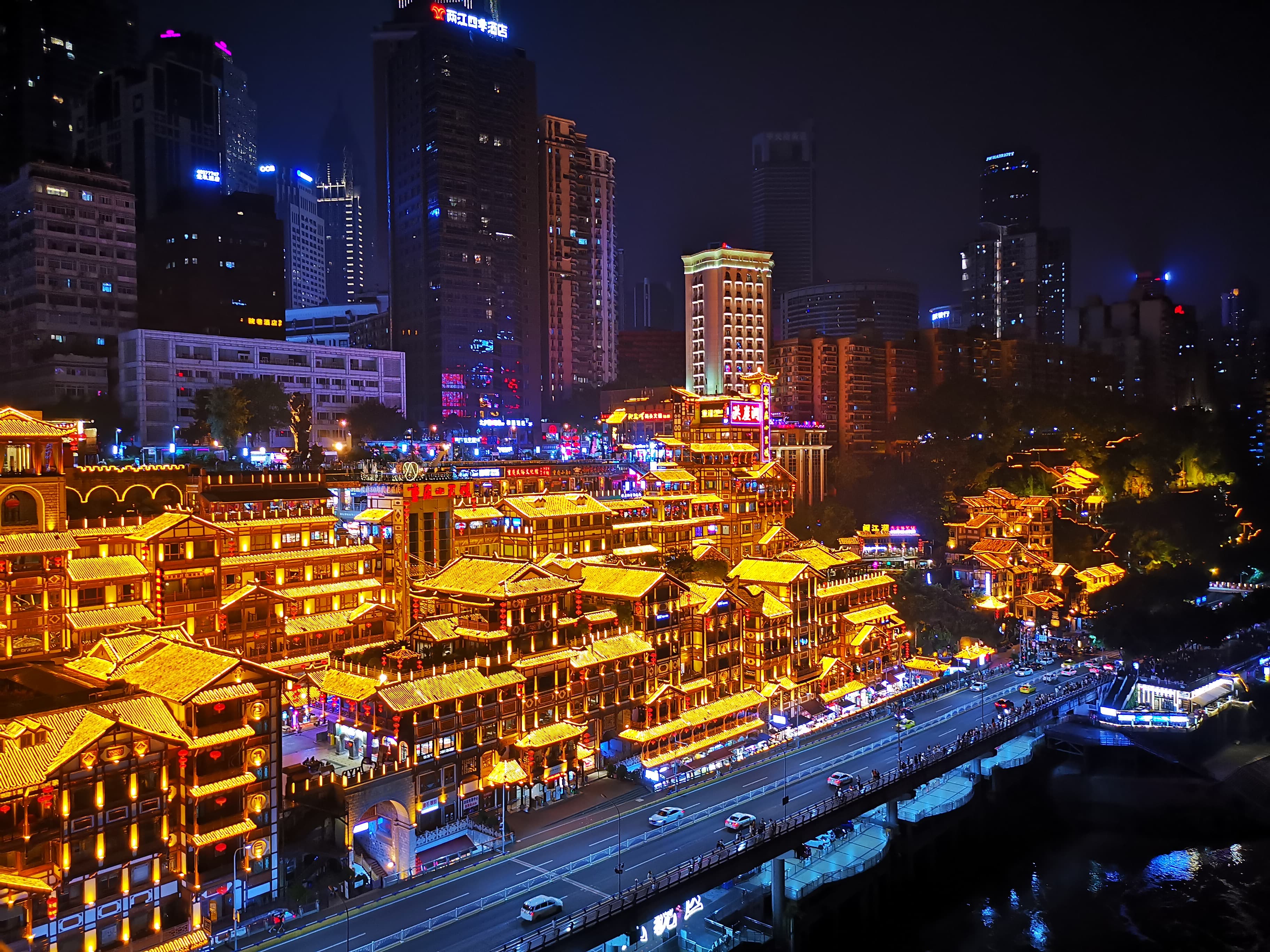 Exploring Chongqing: Ancient Culture and Natural Wonders