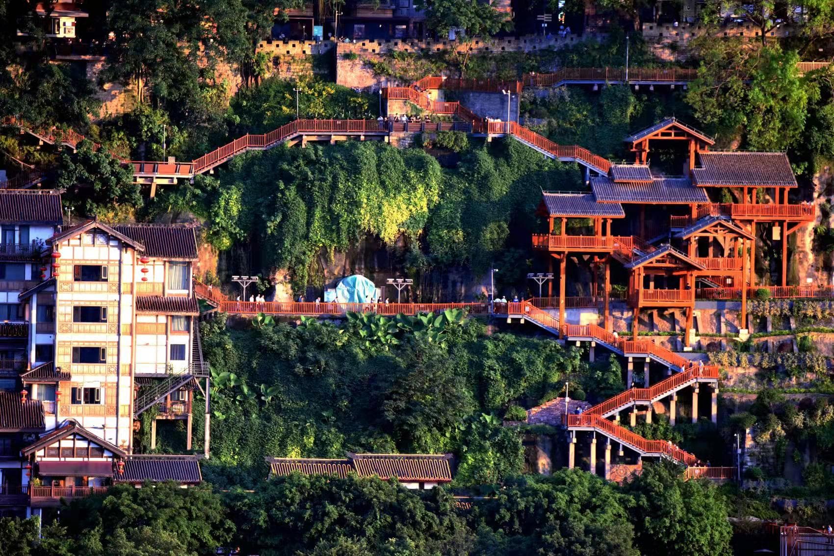 Tour Spot - Slide 1