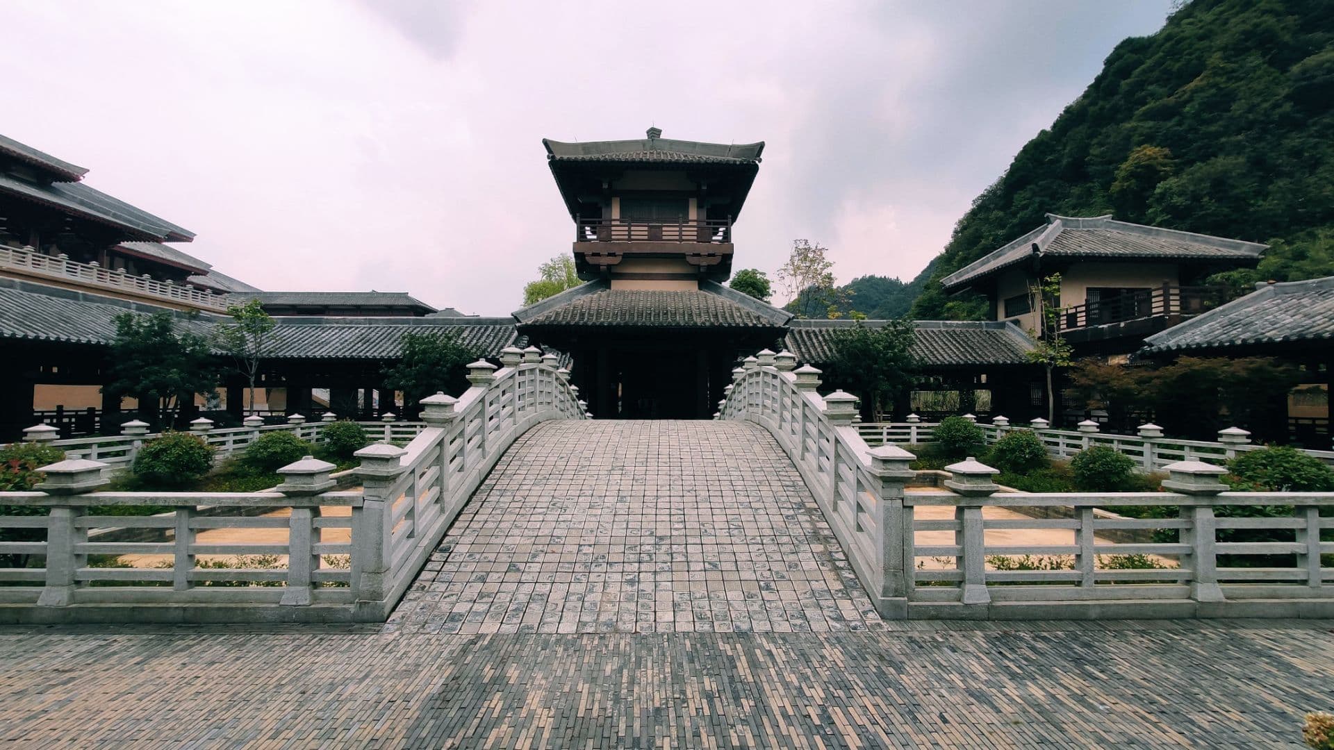 Tour Spot - Slide 3