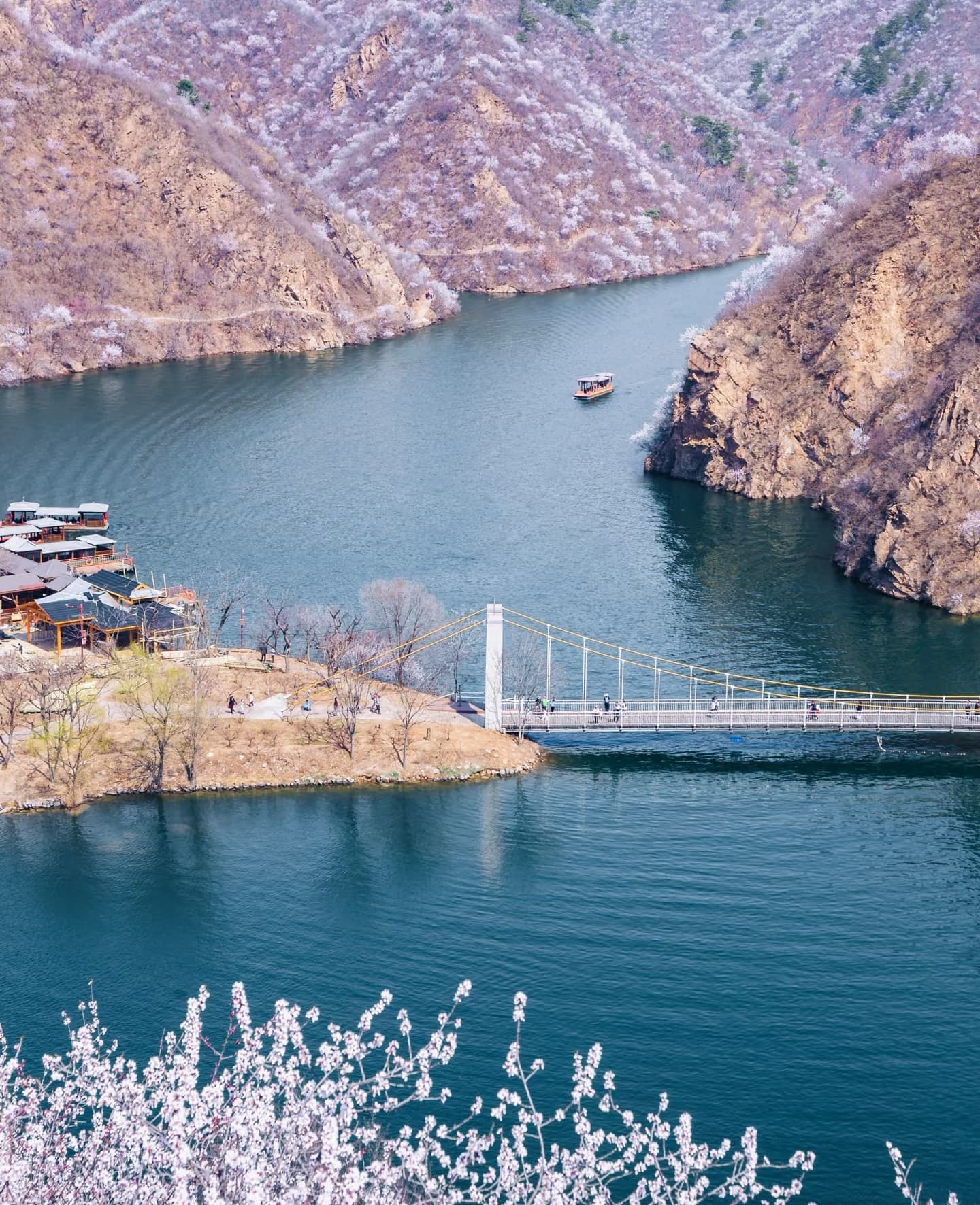 Beijing 1-Day One - Day Tour of Scenic Great Wall and Imperial Tombs